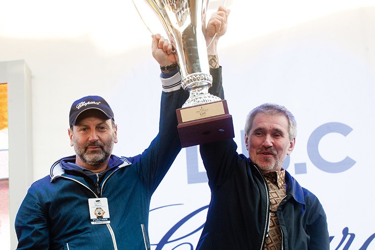Михаил Опенгейм и штурман Сергей Ушанов с наградой на Rally Chopard Classic Weekend, 2012 год